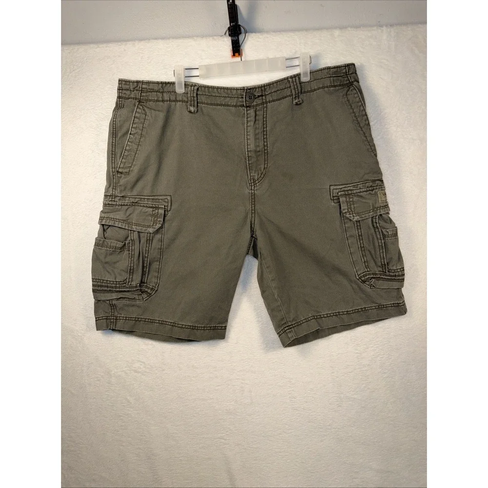 Unionbay Survivor Cargo Shorts Mens Size 42 Olive Khaki 90s Grunge Y2K - Picture 2 of 7